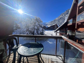 Aux pieds des pistes en plein soleil